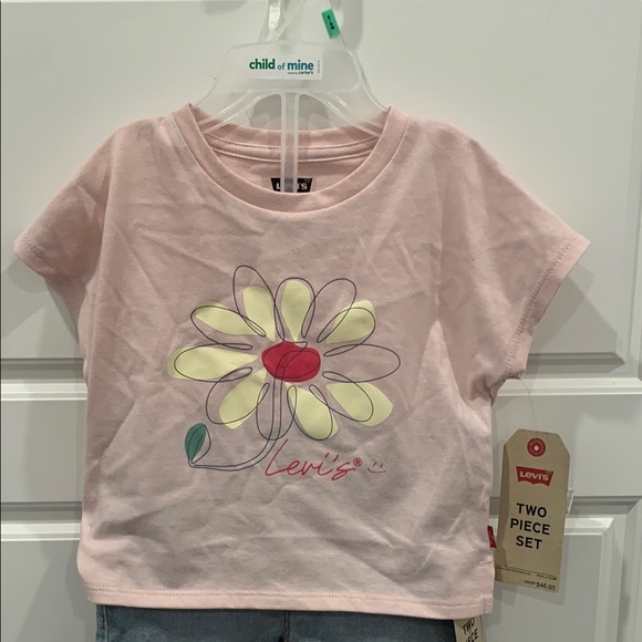 Levi's Girls Two Piece Short Sleeve Tee with shorts - Picture 2 of 8